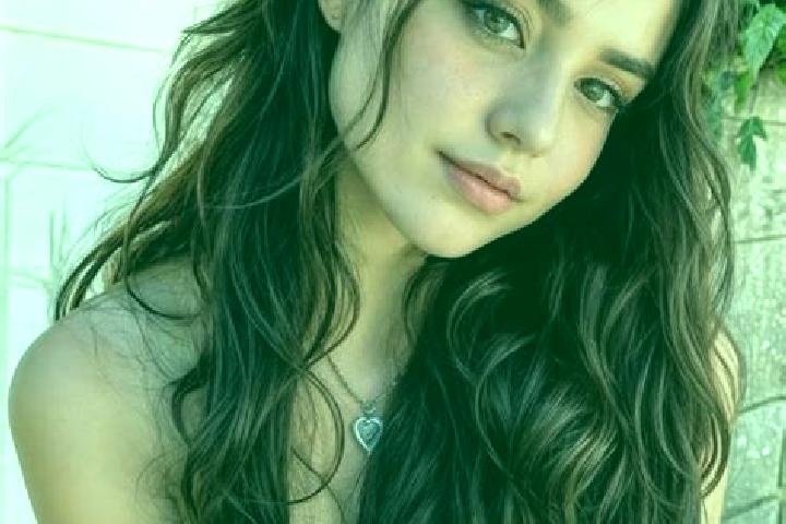 Ruby, 37, a auburn hazel-eyed middle eastern companion based in Tenguel. Offering Prostate Massage, Deep French Kissing, Roleplay. Available for incall and o...