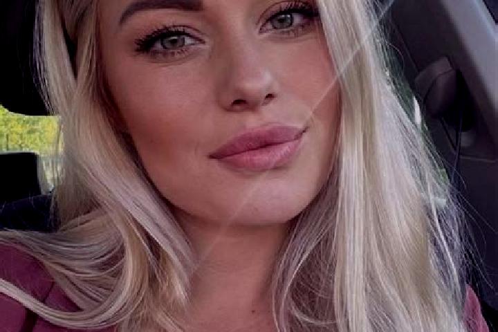 Ruby, 38, a blonde hazel-eyed caucasian companion based in Zoeblen. Offering GFE, Erotic Massage, Duos, Deep French Kissing. Available for incall and outcall...