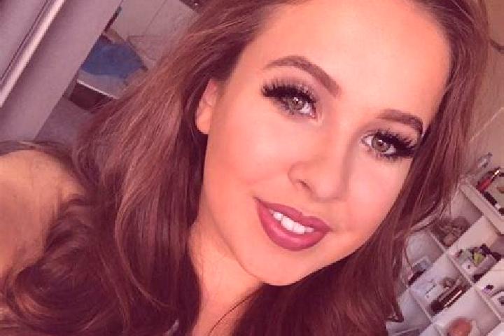 Sadie, 20, a dark blonde dark-eyed caucasian companion based in Pocasset. Offering Travel Companion, Massage, Domination, Striptease. Available for incall an...