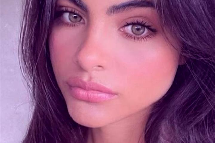 Sadie, 21, a chestnut hazel-eyed indian companion based in Pecuk. Offering 69, BDSM, CIM. Available for incall and outcall, day and evening dates.