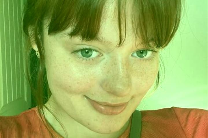 Sadie, 22, a red grey-eyed indian companion based in Delbrueck. Offering Dinner Date, Overnight, Domination. Available for incall and outcall, overnight book...