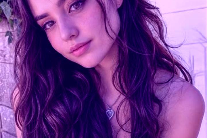 Sadie, 23, a auburn hazel-eyed latina companion based in Hoseynabad-e Latka. Offering Dinner Date, Girlfriend Experience, Erotic Massage. Available for incal...