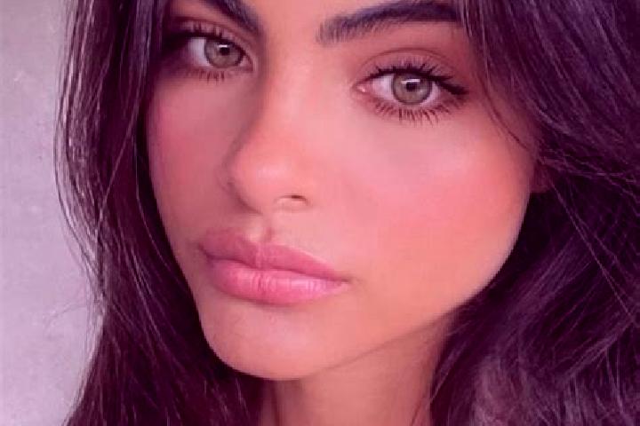 Sadie, 23, a brunette green-eyed middle eastern companion based in Favieres. Offering Prostate Massage, GFE, Couples, Fetish. Available for incall and outcal...