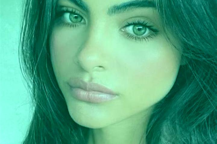 Sadie, 23, a chestnut dark-eyed latina companion based in Pruchna. Offering Massage, Couples, Roleplay. Available for incall and outcall, day and evening dates.