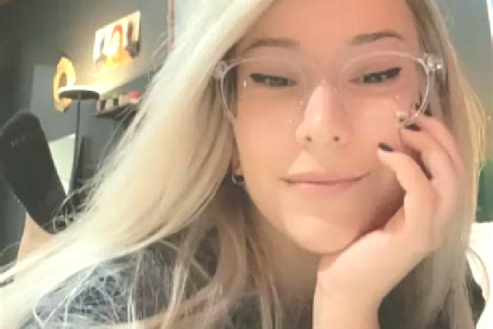 Sadie, 23, a dark blonde amber-eyed indian companion based in San Vito di Leguzzano. Offering Prostate Massage, Girlfriend Experience, Overnight. Available f...