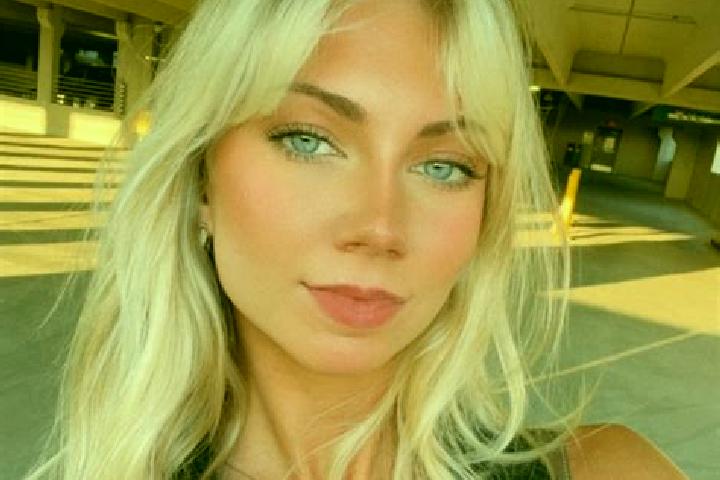Sadie, 23 — Escort in South Weldon, United States
