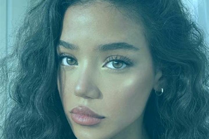 Sadie, 24, a black brown-eyed european companion based in Qunli. Offering A-Level, Overnight, Couples, Striptease. Available for incall and outcall, day and ...