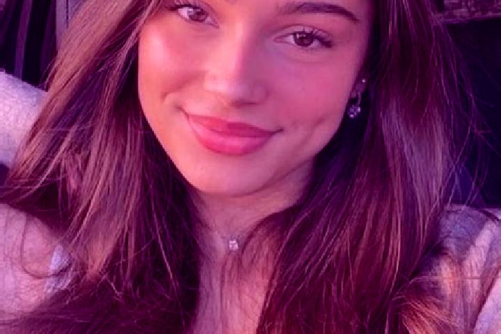 Sadie, 24, a chestnut hazel-eyed ebony companion based in Saint Pete Beach. Offering Overnight, Travel Companion, Massage. Available for incall and outcall, ...