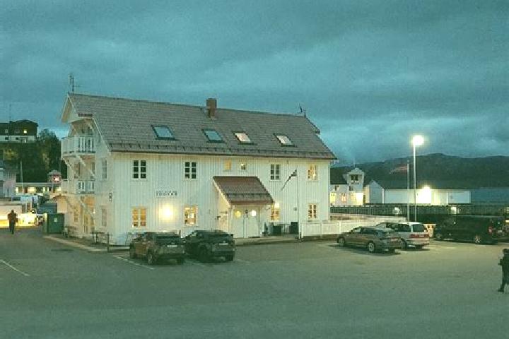 Sadie, 24 — Escort in Lodingen, Norway