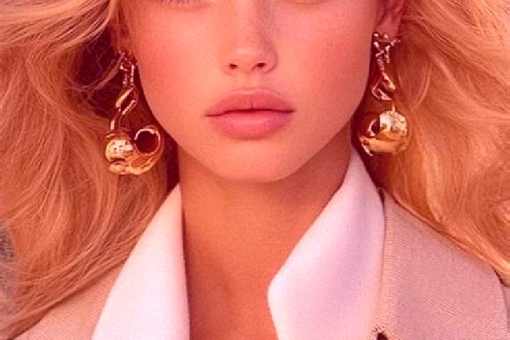 Sadie, 25, a blonde grey-eyed ebony companion based in Honolulu. Offering Party Girl, CIM, OWO, Deep French Kissing. Available for incall and outcall, day an...