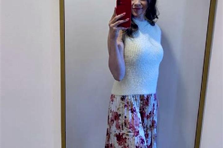 Sadie, 25 — Escort in Darivka, Ukraine