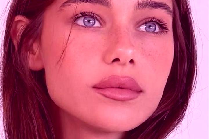 Sadie, 26, a brunette brown-eyed middle eastern companion based in Divisa Nova. Offering Roleplay, Deep French Kissing, CIM. Available for incall and outcall...