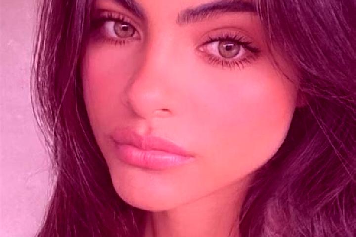 Sadie, 26, a brunette green-eyed european companion based in Loehma. Offering Prostate Massage, Roleplay, Domination, Tantra. Available for incall and outcal...