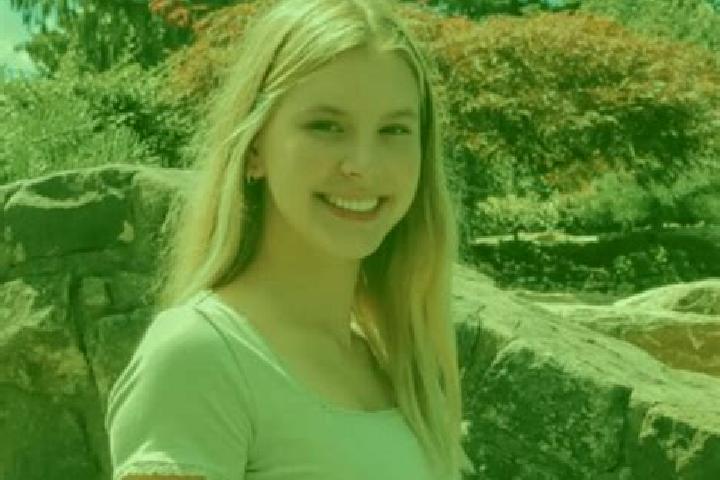 Sadie, 26 — Escort in Columbiana, United States