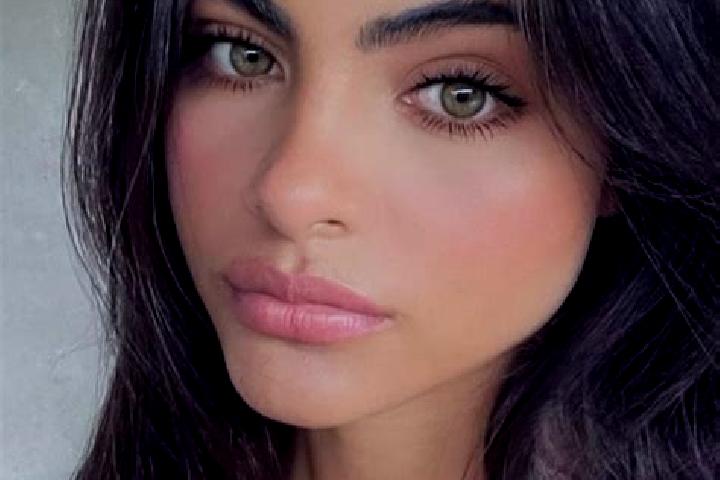 Sadie, 27, a brunette amber-eyed middle eastern companion based in Swan Hill. Offering Overnight, Couples, BDSM. Available for incall and outcall, overnight ...