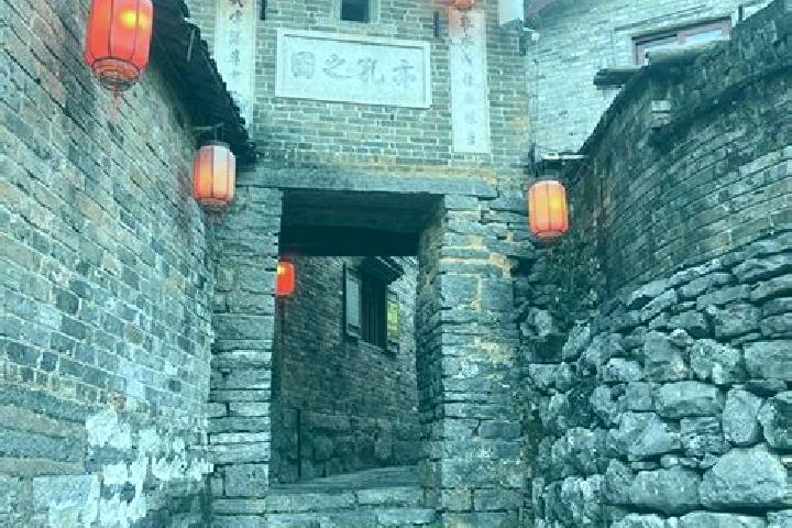 Sadie, 27 — Escort in Shigui, China
