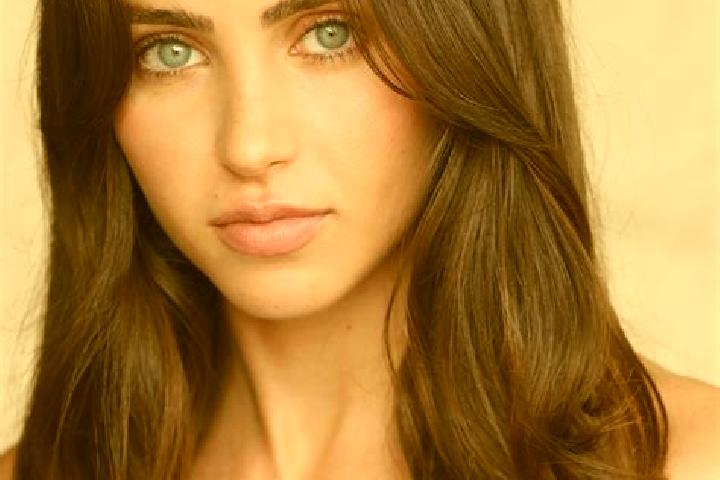 Sadie, 28, a brunette brown-eyed slavic companion based in Santiago. Offering Roleplay, Party Girl, Couples. Available for incall and outcall, day and evenin...
