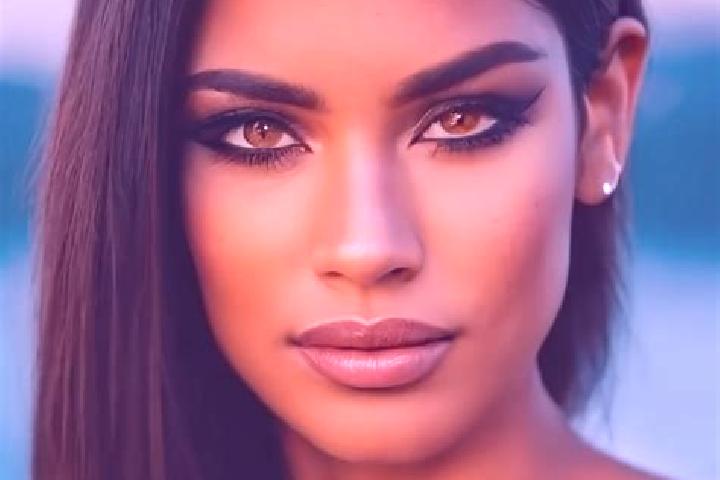 Sadie, 29, a chestnut amber-eyed latina companion based in Urshult. Offering Party Girl, Couples, Girlfriend Experience, Fetish. Available for incall and out...
