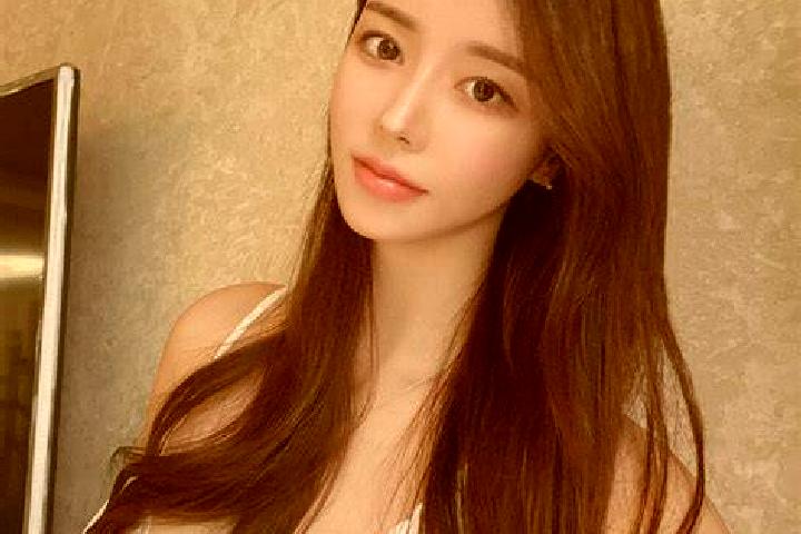 Sadie, 29 — Escort in Liaohua, China