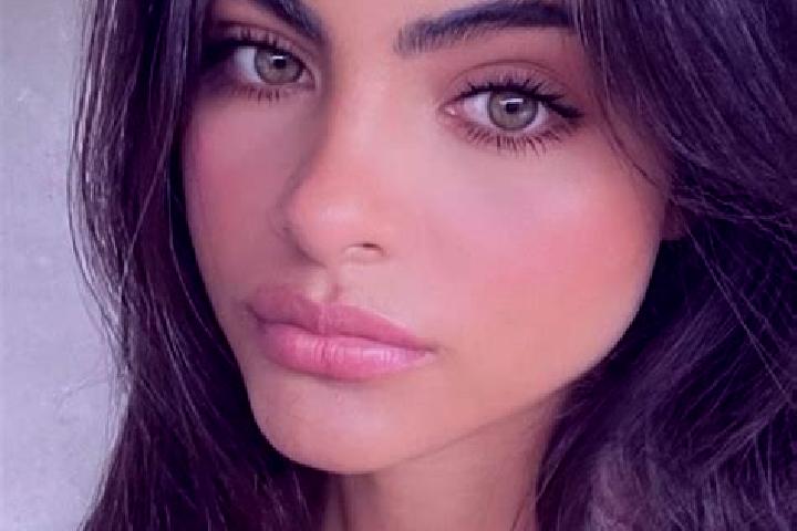 Sadie, 31, a brunette green-eyed european companion based in Desa Nasol. Offering Roleplay, Massage, Duos. Available for incall and outcall, overnight bookin...