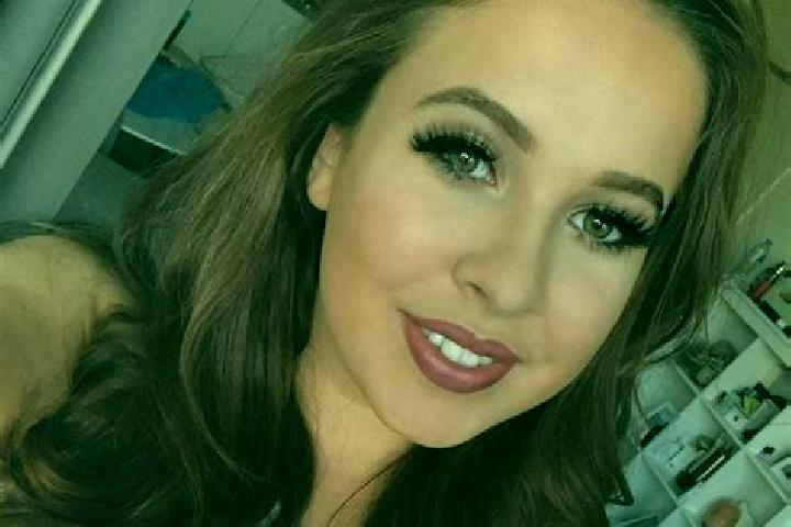 Sadie, 32, a brunette grey-eyed slavic companion based in Kurungkambing. Offering GFE, Domination, Duos. Available for incall and outcall, day and evening da...