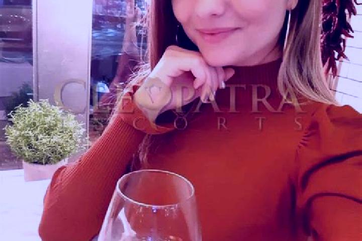 Sadie, 32, a dark blonde amber-eyed caucasian companion based in Jamestown. Offering Dinner Date, OWO, Tantra, Couples, 69. Available for incall and outcall,...