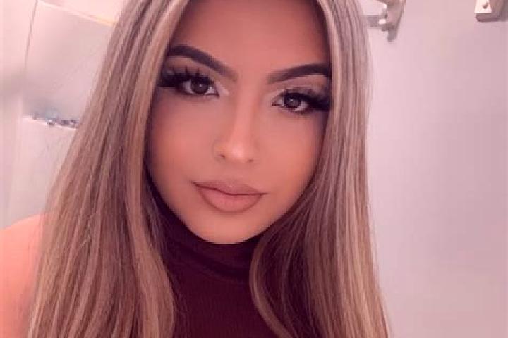 Sadie, 33, a blonde dark-eyed latina companion based in Neuville-Saint-Amand. Offering OWO, Striptease, Roleplay, 69. Available for incall and outcall, day a...