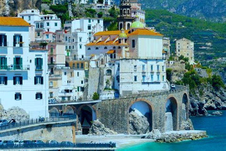 Sadie, 33 — Escort in Clavesana, Italy