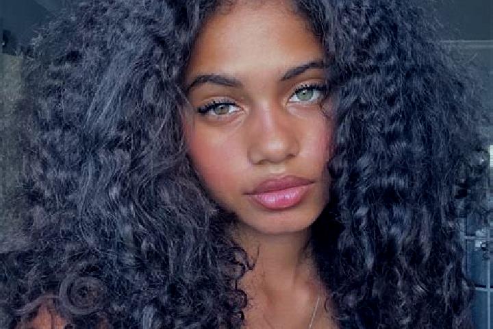 Sadie, 34, a auburn blue-eyed ebony companion based in Barrio la Cruz. Offering Overnight, OWO, Prostate Massage, Party Girl, Girlfriend Experience. Availabl...