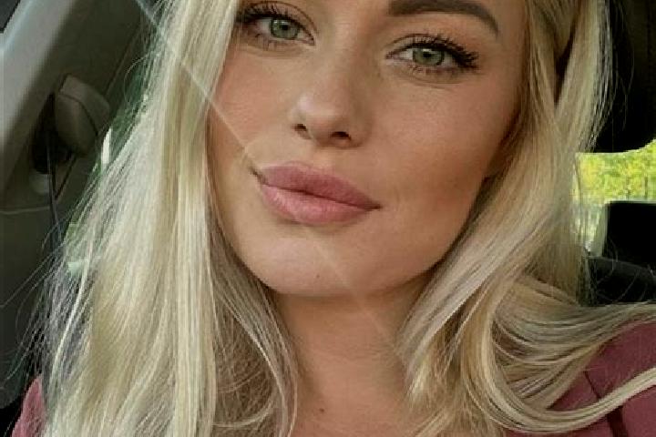 Sadie, 34, a blonde hazel-eyed slavic companion based in Santiago Atitlan. Offering BDSM, Fetish, Travel Companion. Available for incall and outcall, overnig...