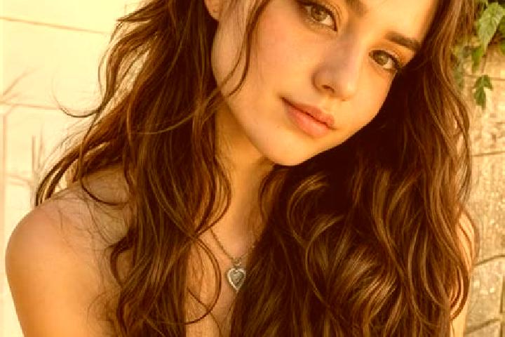 Sadie, 34, a red hazel-eyed middle eastern companion based in Glugor. Offering Deep French Kissing, BDSM, Overnight, Travel Companion. Available for incall a...