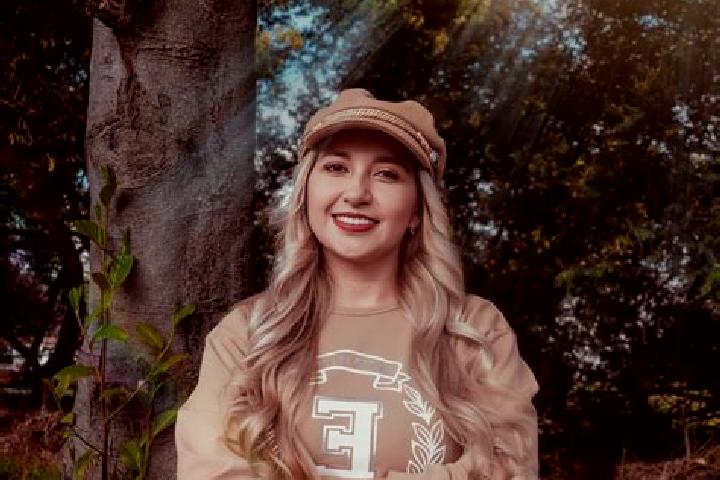 Sadie, 34 — Escort in Mollens, Switzerland
