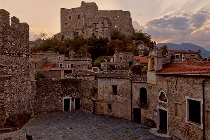 Sadie, 35 — Escort in Castelvecchio di Rocca Barbena, Italy