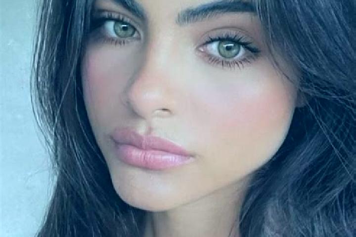 Sadie, 36, a brunette grey-eyed indian companion based in Campo Formoso. Offering Roleplay, Prostate Massage, Dinner Date. Available for incall and outcall, ...