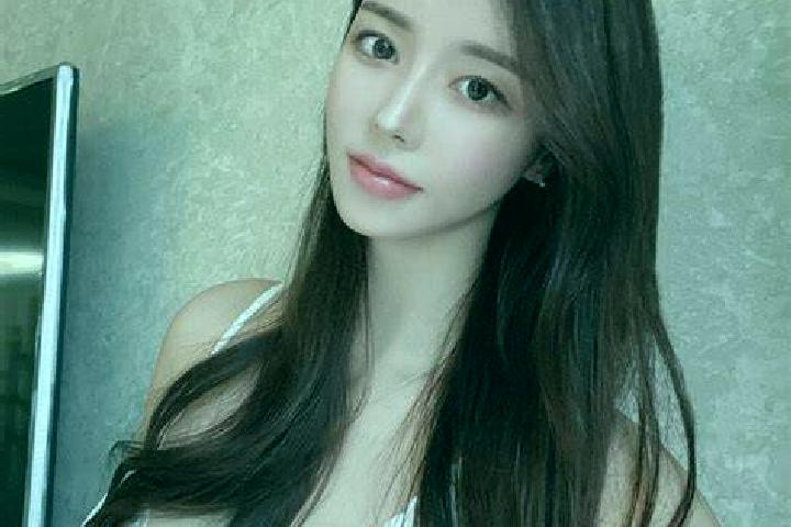 Sadie, 36 — Escort in Tamanbumigora, Indonesia