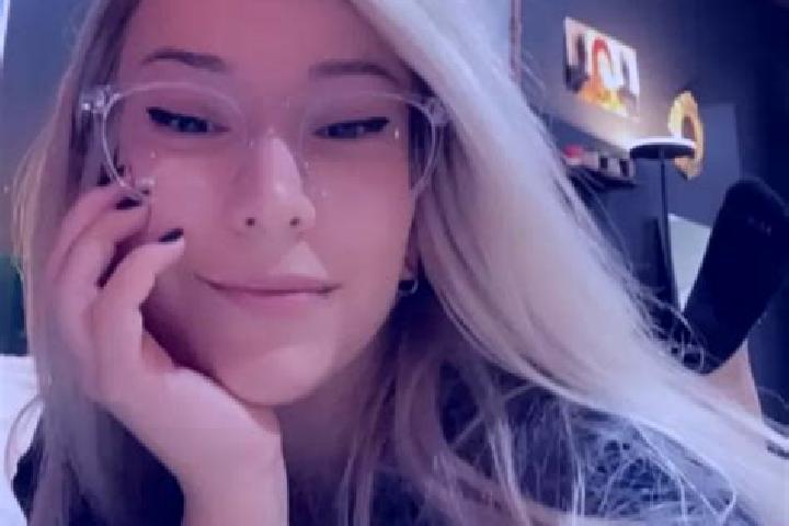 Sadie, 37, a blonde grey-eyed ebony companion based in Awantipur. Offering Duos, 69, OWO, Dinner Date. Available for incall and outcall, overnight bookings a...