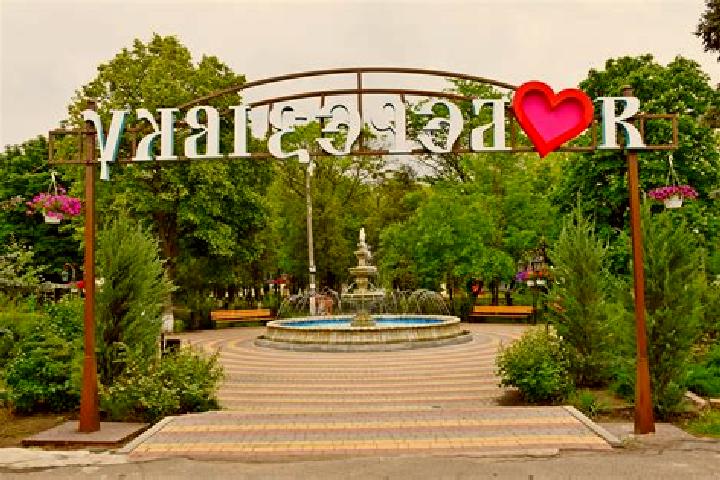 Sadie, 37 — Escort in Yuzhnyy, Russia