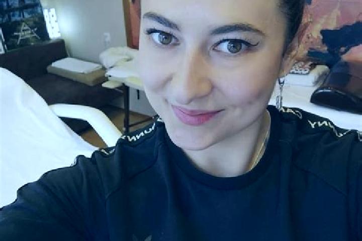 Sadie, 38, a black grey-eyed indian companion based in Pontalinda. Offering Overnight, CIM, BDSM, Dinner Date. Available for incall and outcall, overnight bo...