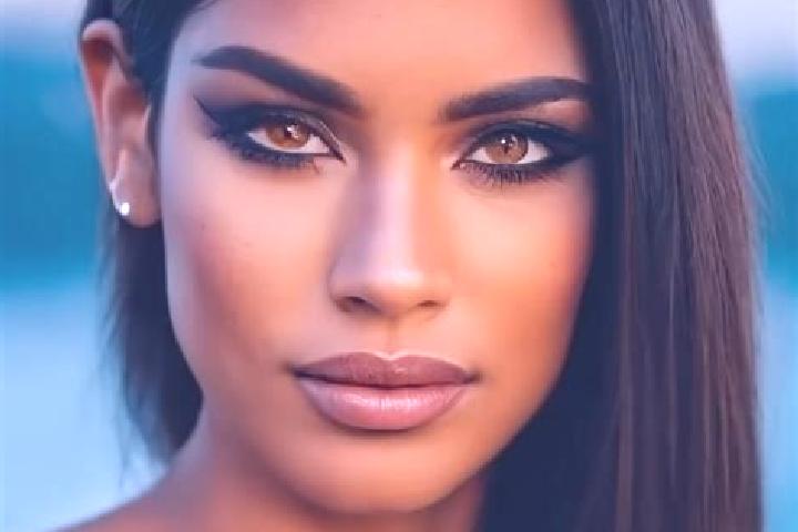 Sadie, 39, a auburn hazel-eyed latina companion based in Bangolo Tahouake. Offering Travel Companion, GFE, Fetish, Roleplay, Duos. Available for incall and o...