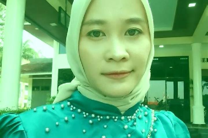 Sage, 20 — Escort in Gempolan Wetan, Indonesia