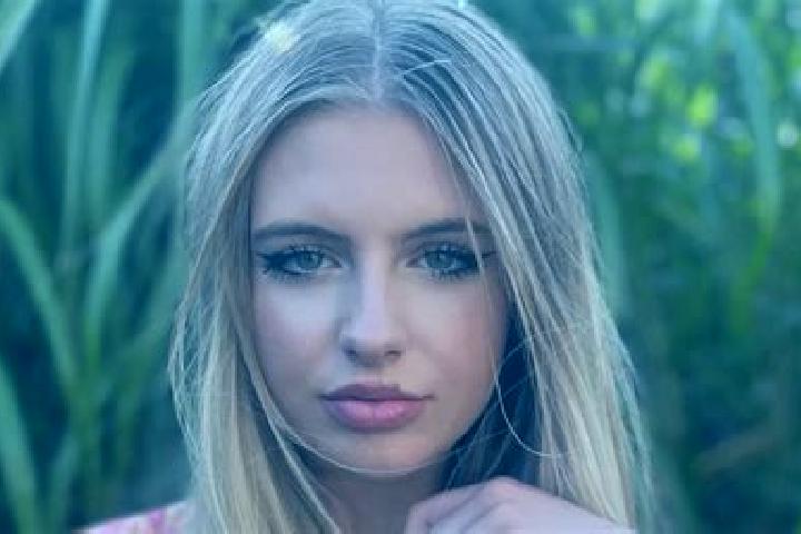 Sage, 20 — Escort in Zichen-Zussen-Bolder, Belgium