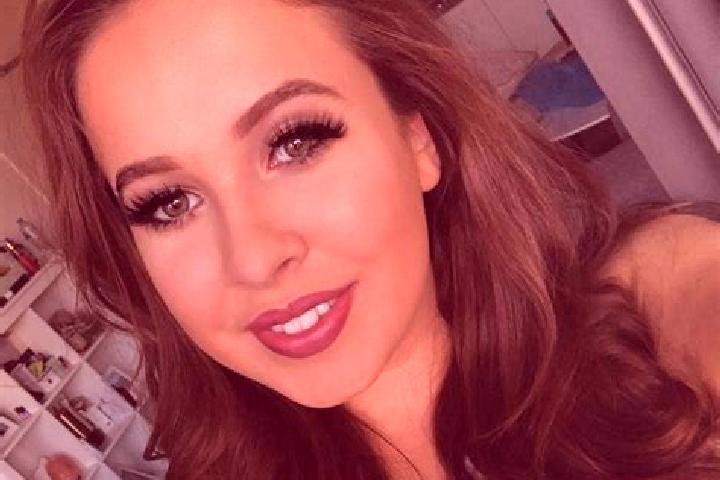 Sage, 22, a dark blonde dark-eyed european companion based in Thegur. Offering Massage, Travel Companion, Dinner Date, A-Level. Available for incall and outc...