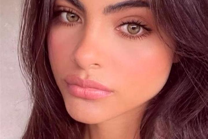 Sage, 23, a auburn grey-eyed indian companion based in Erwin. Offering Overnight, Dinner Date, 69, Prostate Massage, Tantra. Available for incall and outcall...