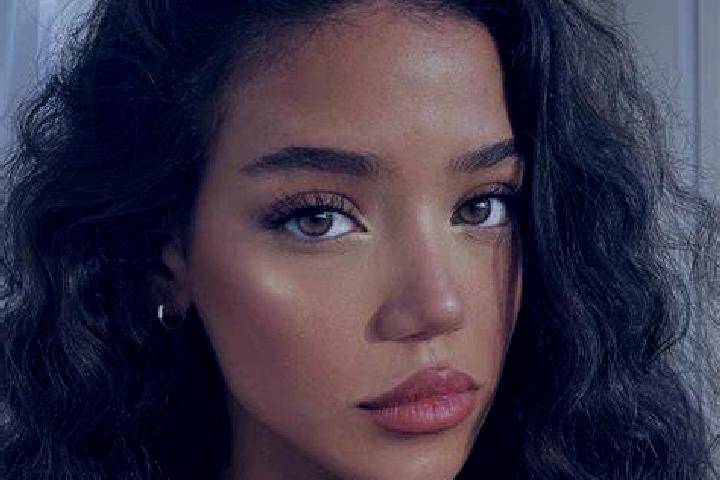 Sage, 23, a black brown-eyed asian companion based in Ksawerow. Offering BDSM, GFE, 69, Party Girl. Available for incall and outcall, day and evening dates.