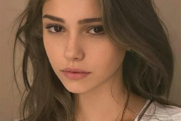 Sage, 23, a chestnut dark-eyed slavic companion based in West Kensington. Offering Girlfriend Experience, Massage, CIM. Available for incall and outcall, ove...