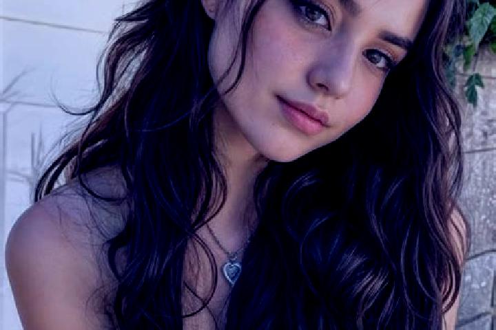 Sage, 24, a brunette hazel-eyed middle eastern companion based in Firle. Offering Domination, Girlfriend Experience, Roleplay, Dinner Date. Available for inc...