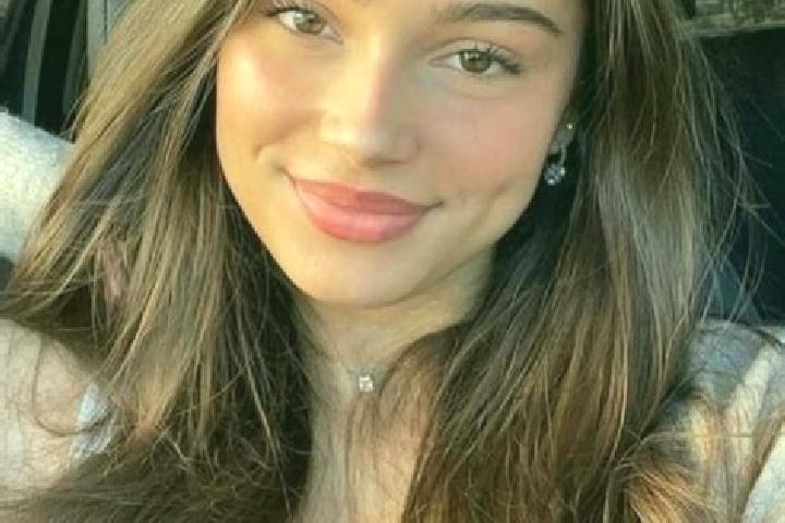Sage, 24, a chestnut hazel-eyed caucasian companion based in Winchester. Offering Travel Companion, Girlfriend Experience, Prostate Massage, GFE, Erotic Mass...