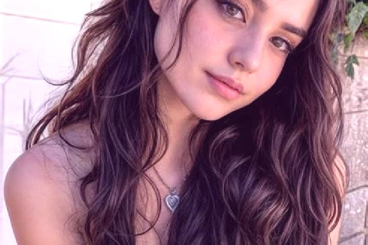 Sage, 26, a dark blonde hazel-eyed middle eastern companion based in Wangzuo. Offering Travel Companion, Roleplay, Party Girl, Domination. Available for inca...