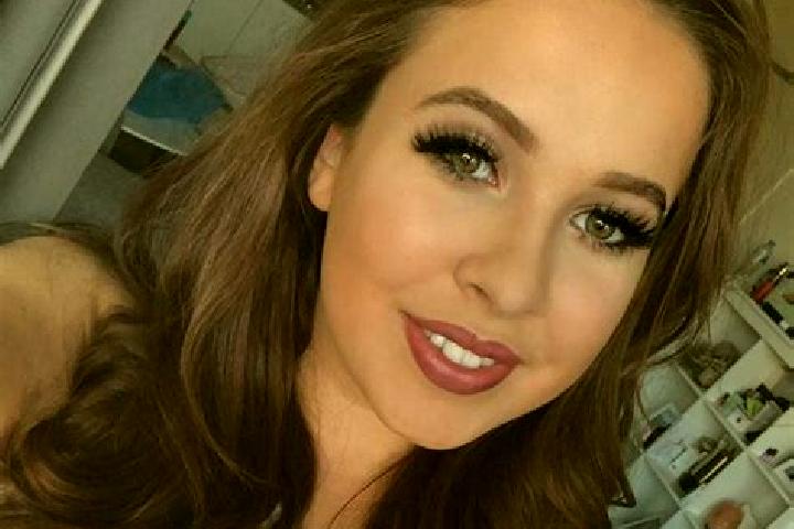Sage, 26, a red dark-eyed slavic companion based in Elche de la Sierra. Offering Striptease, OWO, Party Girl. Available for incall and outcall, day and eveni...