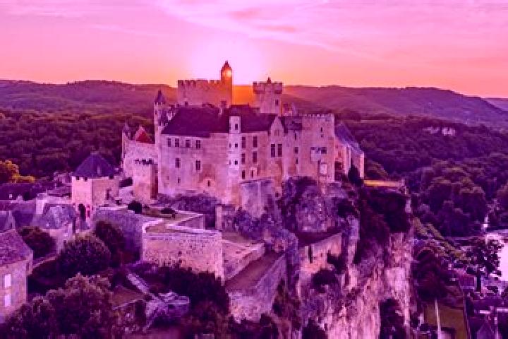 Sage, 26 — Escort in Beynac, France